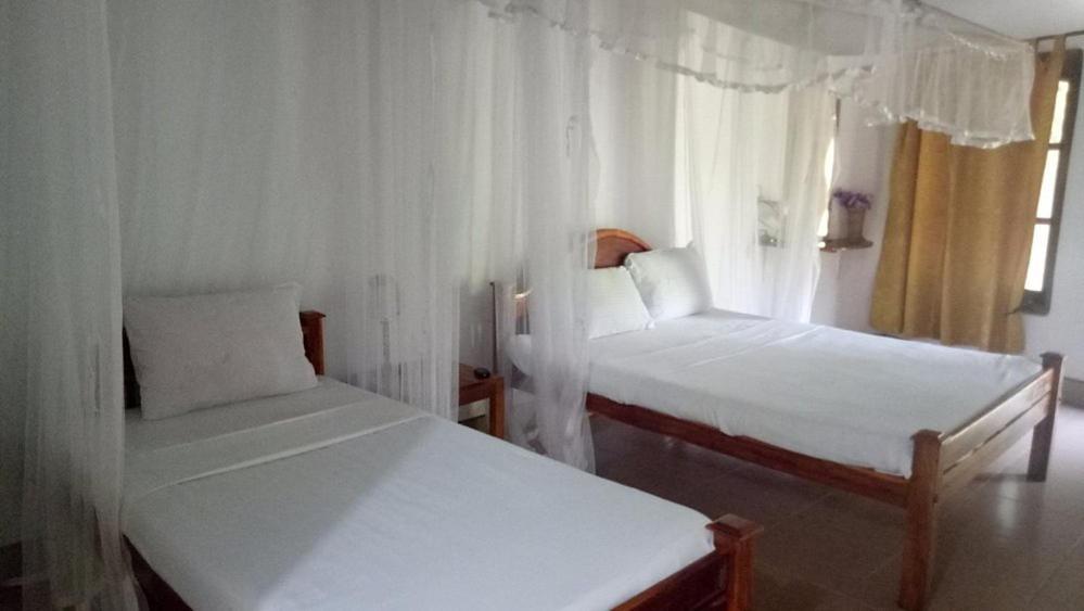 New Roy Guest House Kalkudah  Buitenkant foto